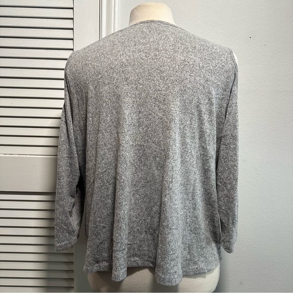Adrianne Vittadini Long Sleeve Top - Picture 3 of 6